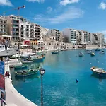 Chic Retreat In The Heart Of Tigne Sliema