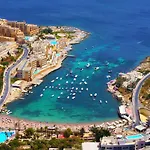 Chic Retreat In The Heart Of Tigne Sliema