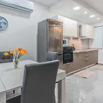 Apartamento Chic Retreat In The Heart Of Tigne Sliema