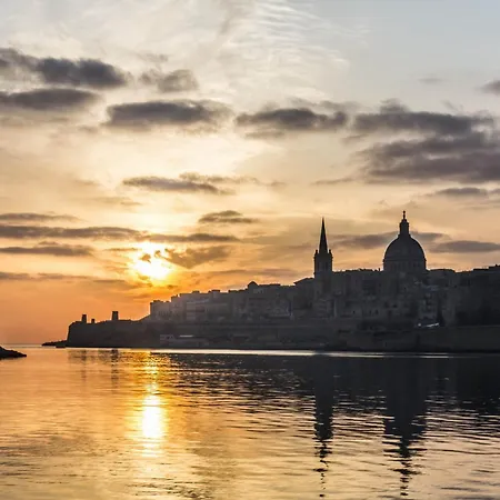 Chic Retreat In The Heart Of Tigne * Sliema
