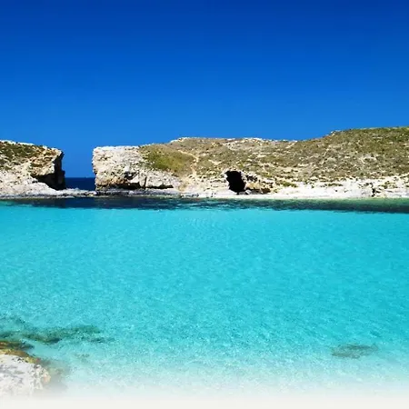 Chic Retreat In The Heart Of Tigne דירה