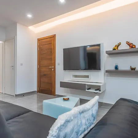아파트 Chic Retreat In The Heart Of Tigne 슬리에마