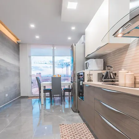 Chic Retreat In The Heart Of Tigne * 슬리에마