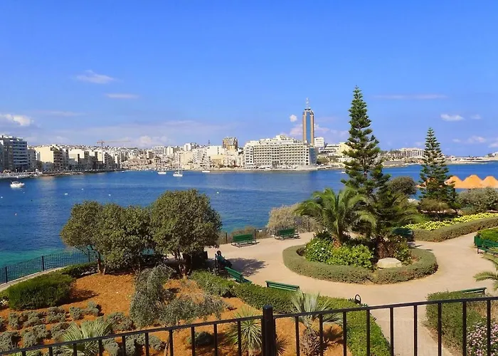 Chic Retreat In The Heart Of Tigne * Sliema