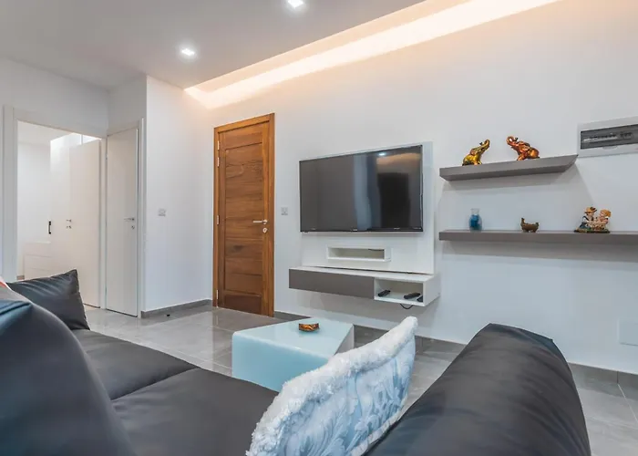 Apartament Chic Retreat In The Heart Of Tigne Sliema