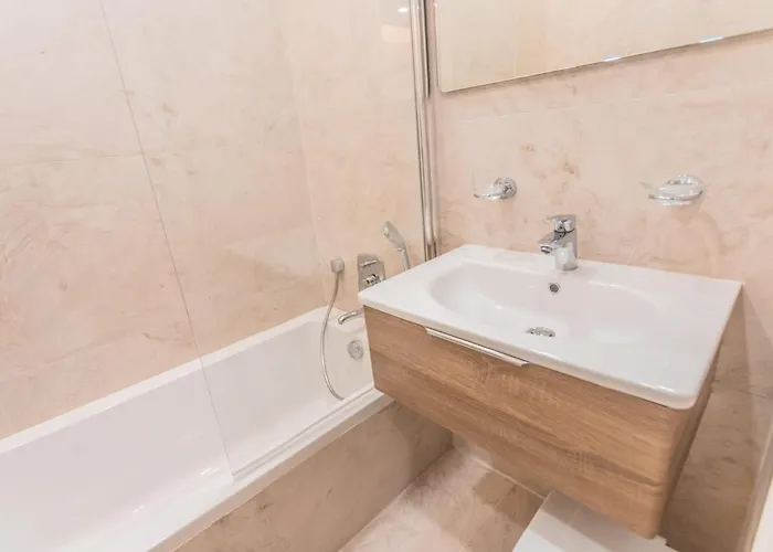 Chic Retreat In The Heart Of Tigne * Sliema