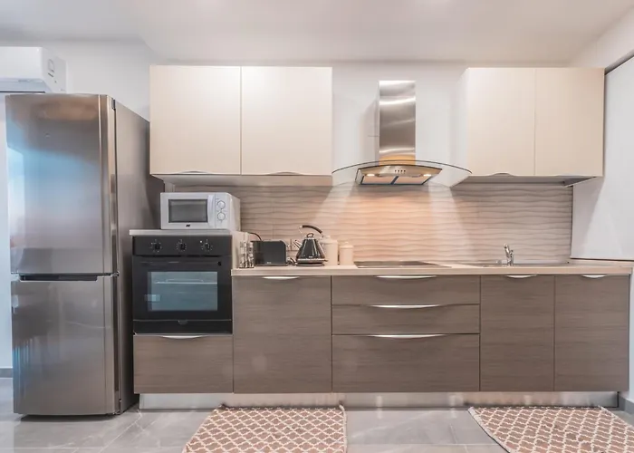 Chic Retreat In The Heart Of Tigne Apartament Sliema