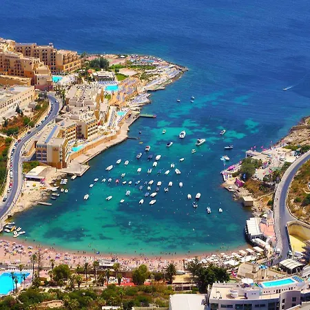 Chic Retreat In The Heart Of Tigne Sliema